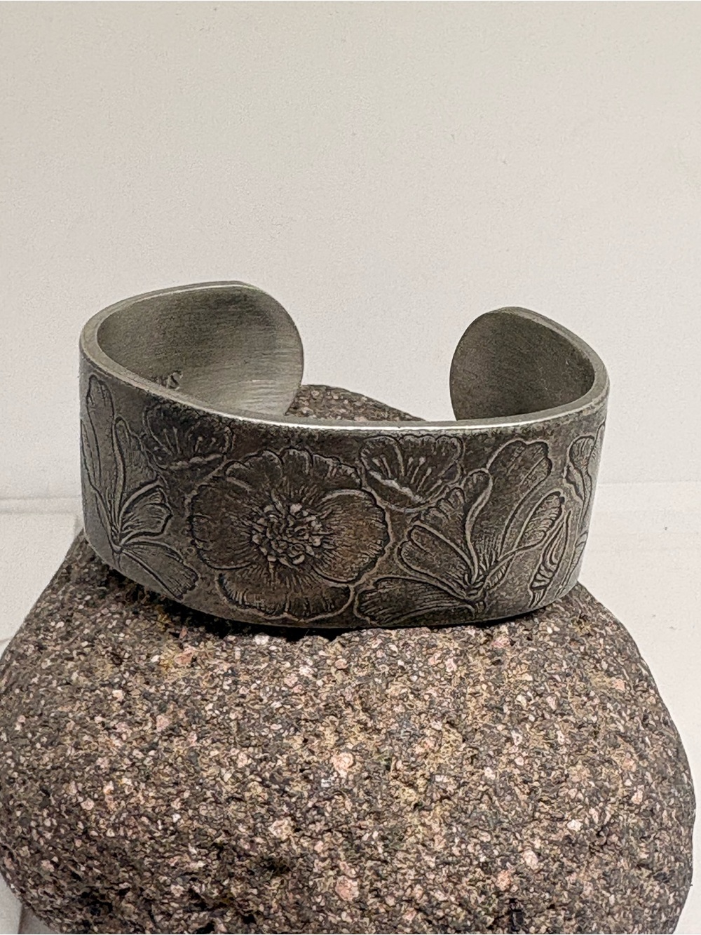 Vintage Salisbury Pewter Silver Month Of August Poppy Flower Cuff Bracelet